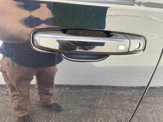 Used 2023 Chevrolet Tahoe Z71 w/ Luxury Package image 27