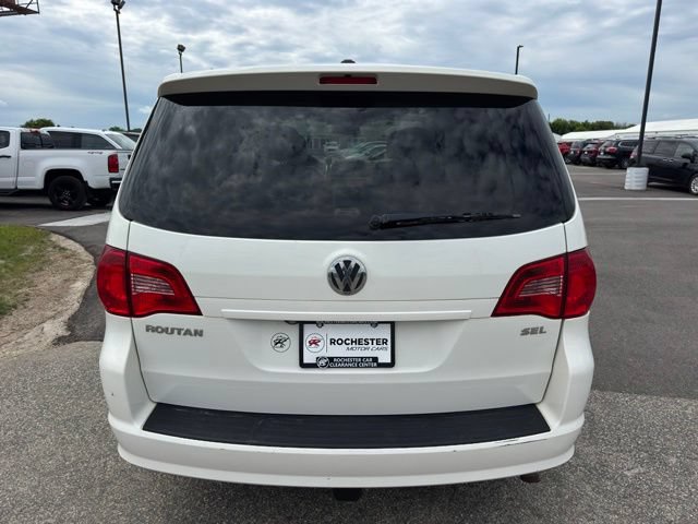 Used 2010 Volkswagen Routan SEL FWD image 43