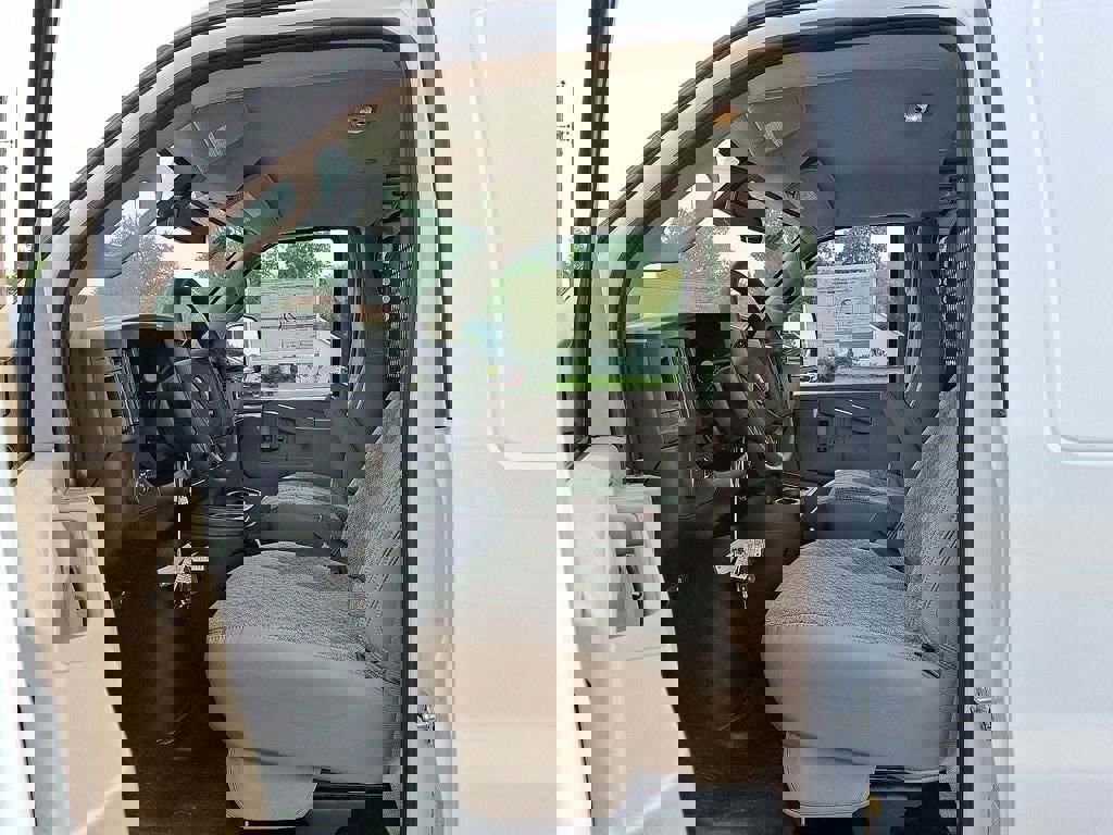 New 2025 Chevrolet Express 3500 w/ Driver Convenience Package image 10