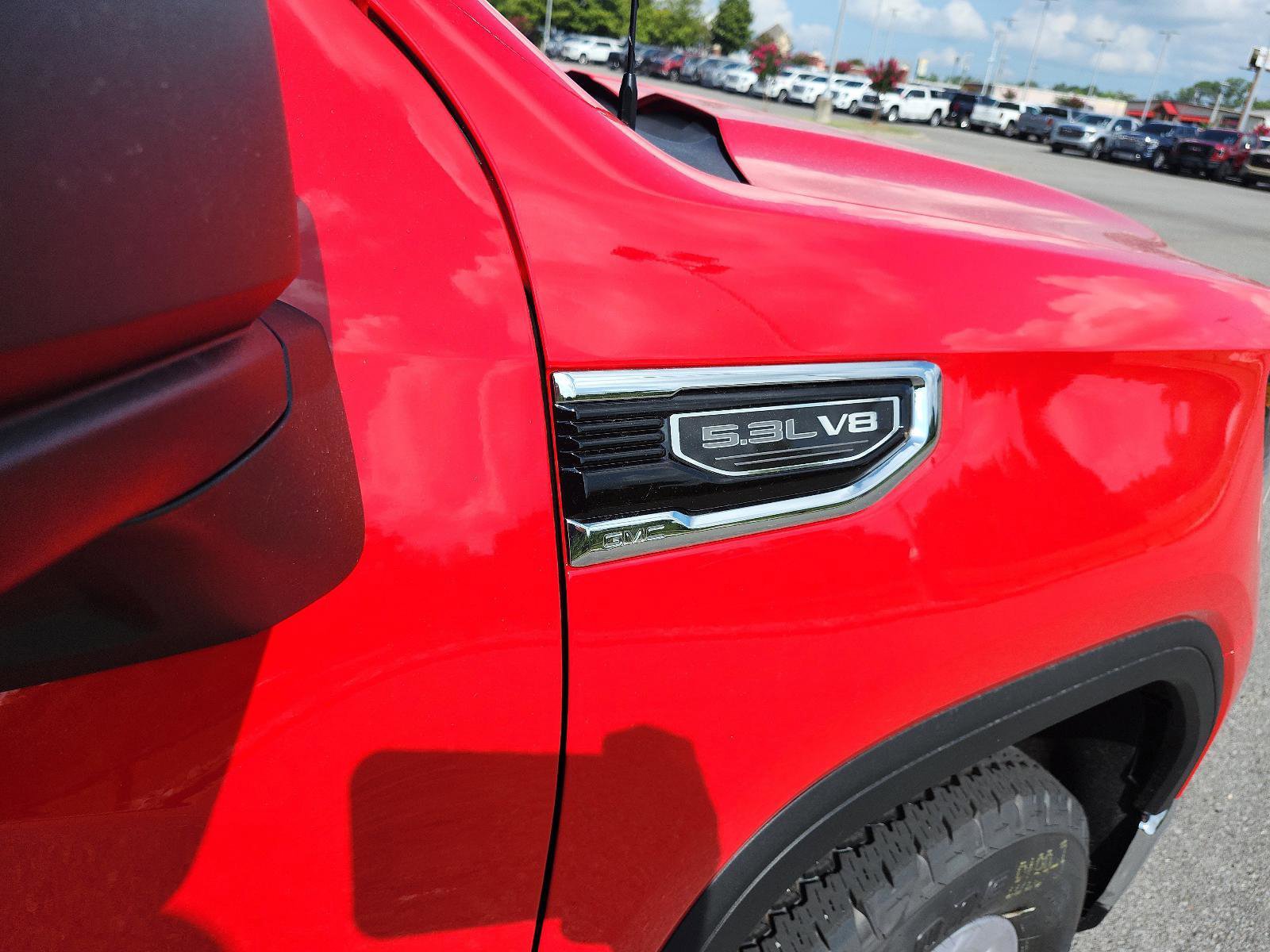 New 2026 GMC Sierra 1500 SLE image 7