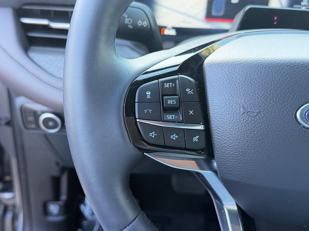 Used 2026 Ford Explorer Platinum RWD image 22