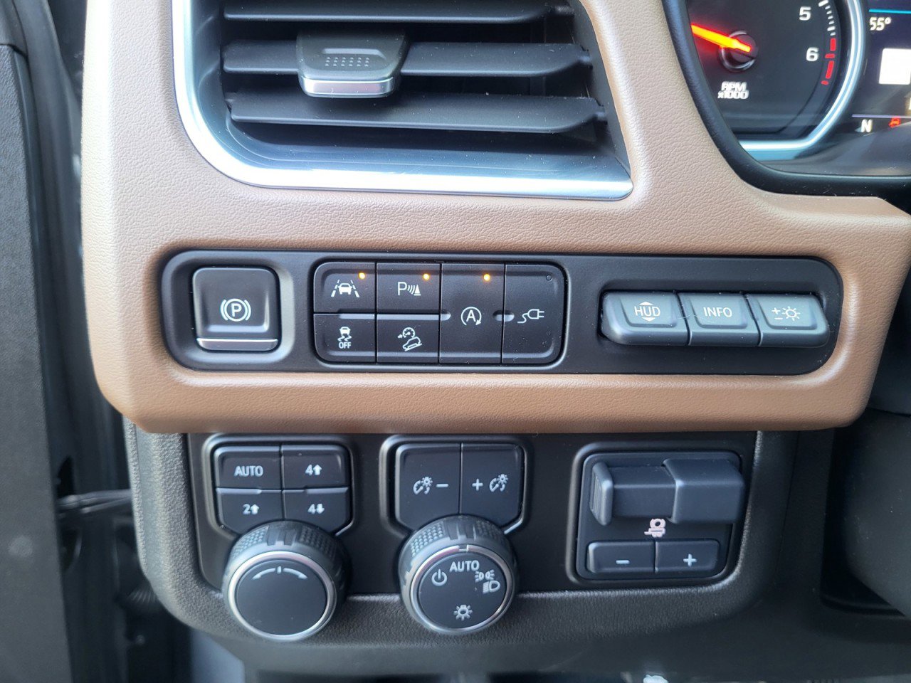 Used 2021 Chevrolet Suburban High Country w/ Premium Package image 47