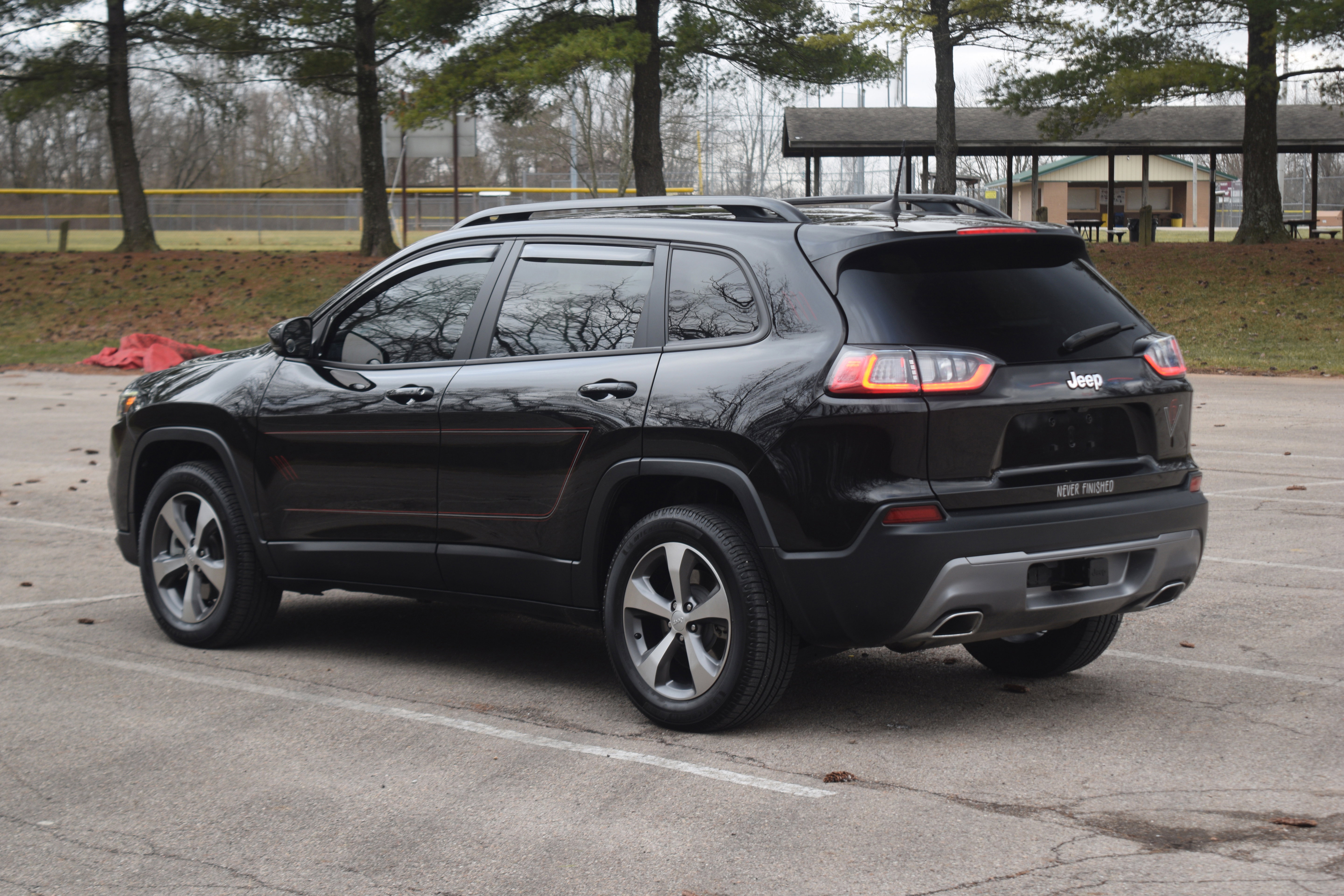 Used 2022 Jeep Cherokee Limited image 25