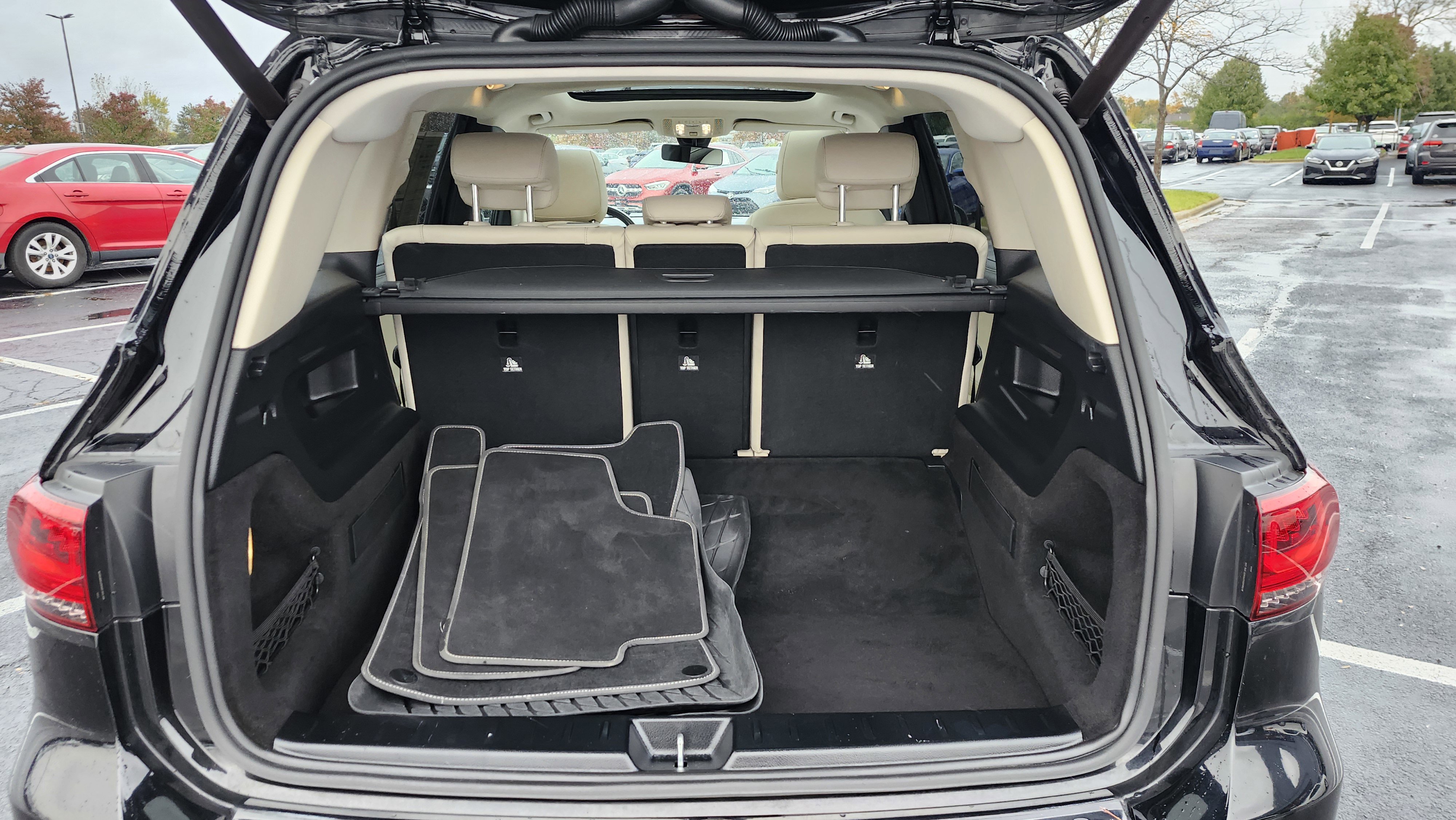 Used 2020 Mercedes-Benz GLB 250 w/ Premium Package image 16