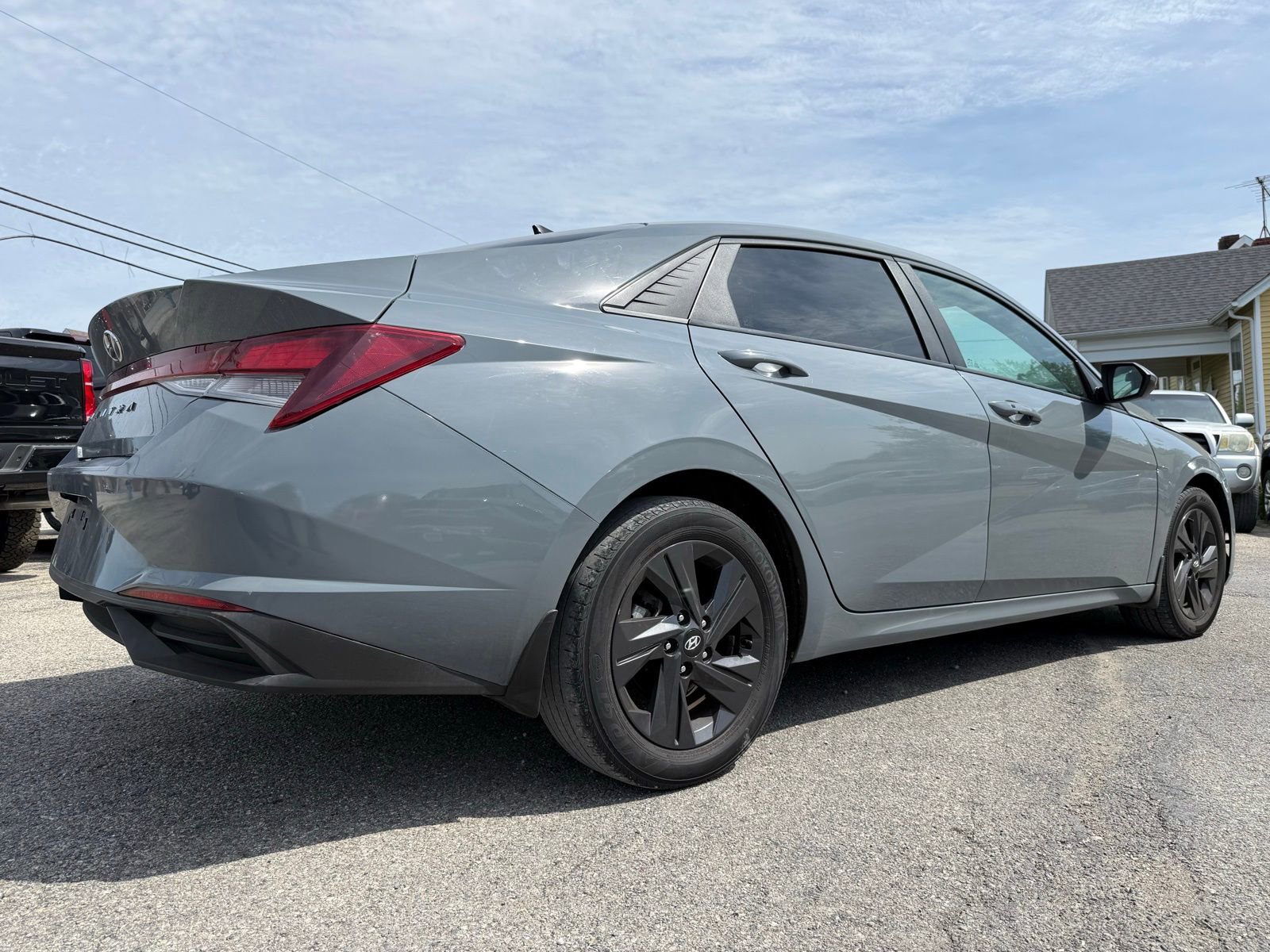 Used 2022 Hyundai Elantra SEL w/ Convenience Package FWD image 7