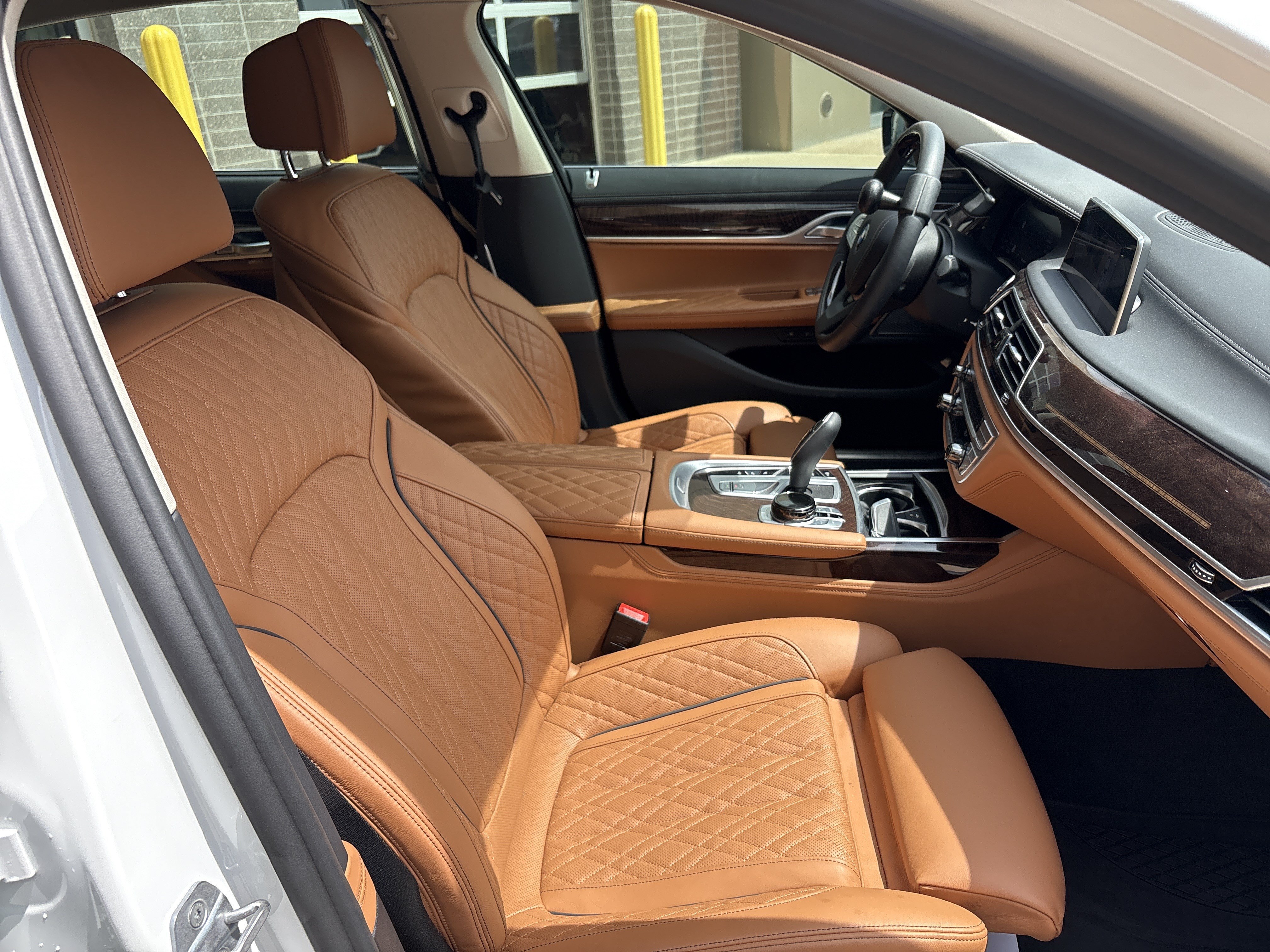 Used 2022 BMW 750i xDrive w/ Luxury Rear Seating Package AWD/4WD image 33
