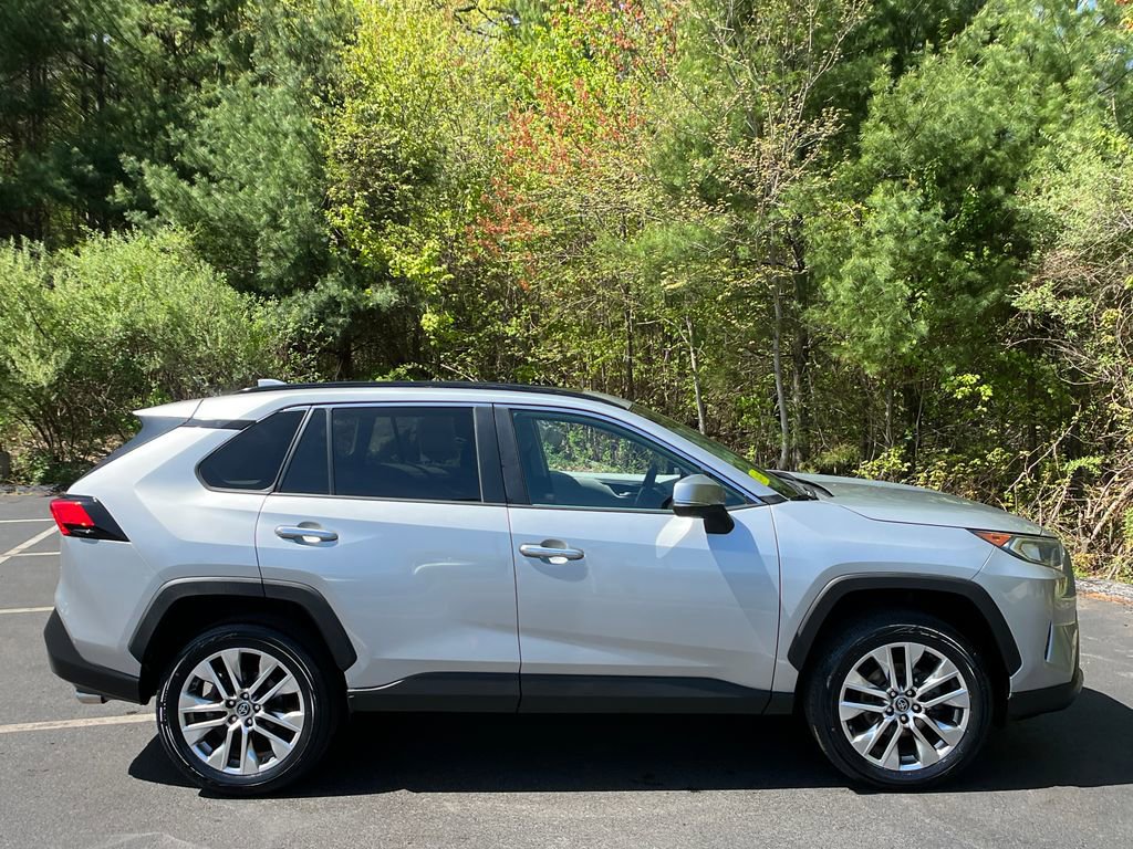Used 2019 Toyota RAV4 Limited w/ Cold Weather Package AWD/4WD image 6