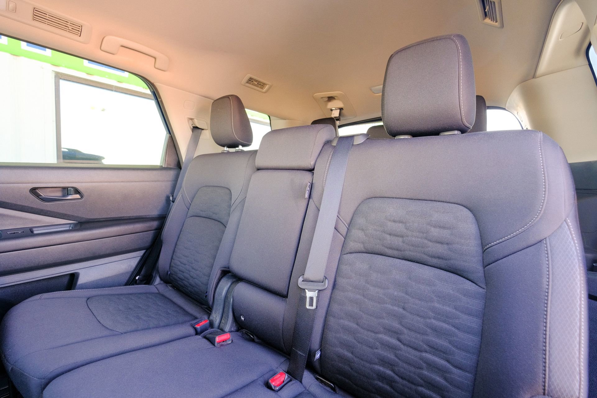 Used 2025 Nissan Pathfinder SV image 29