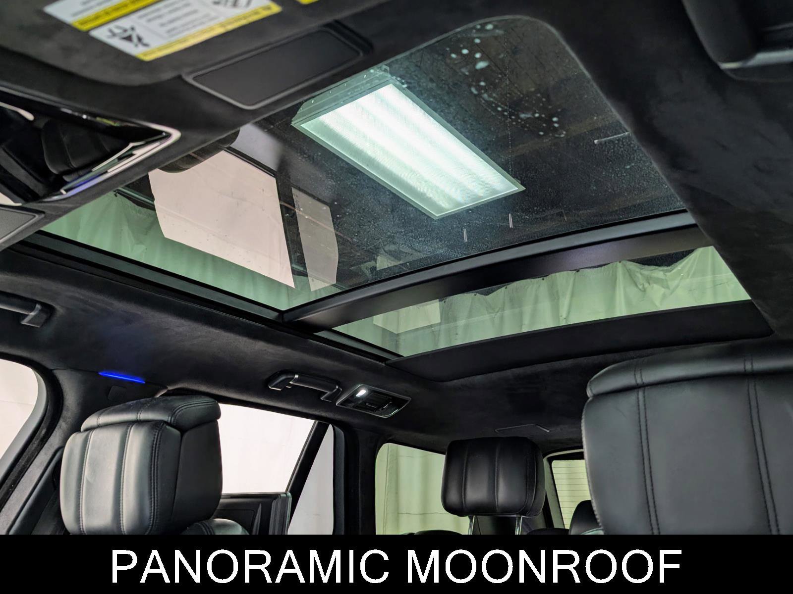 Used 2019 Land Rover Range Rover Autobiography image 17