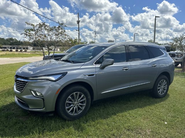 Used 2024 Buick Enclave Essence FWD image 4