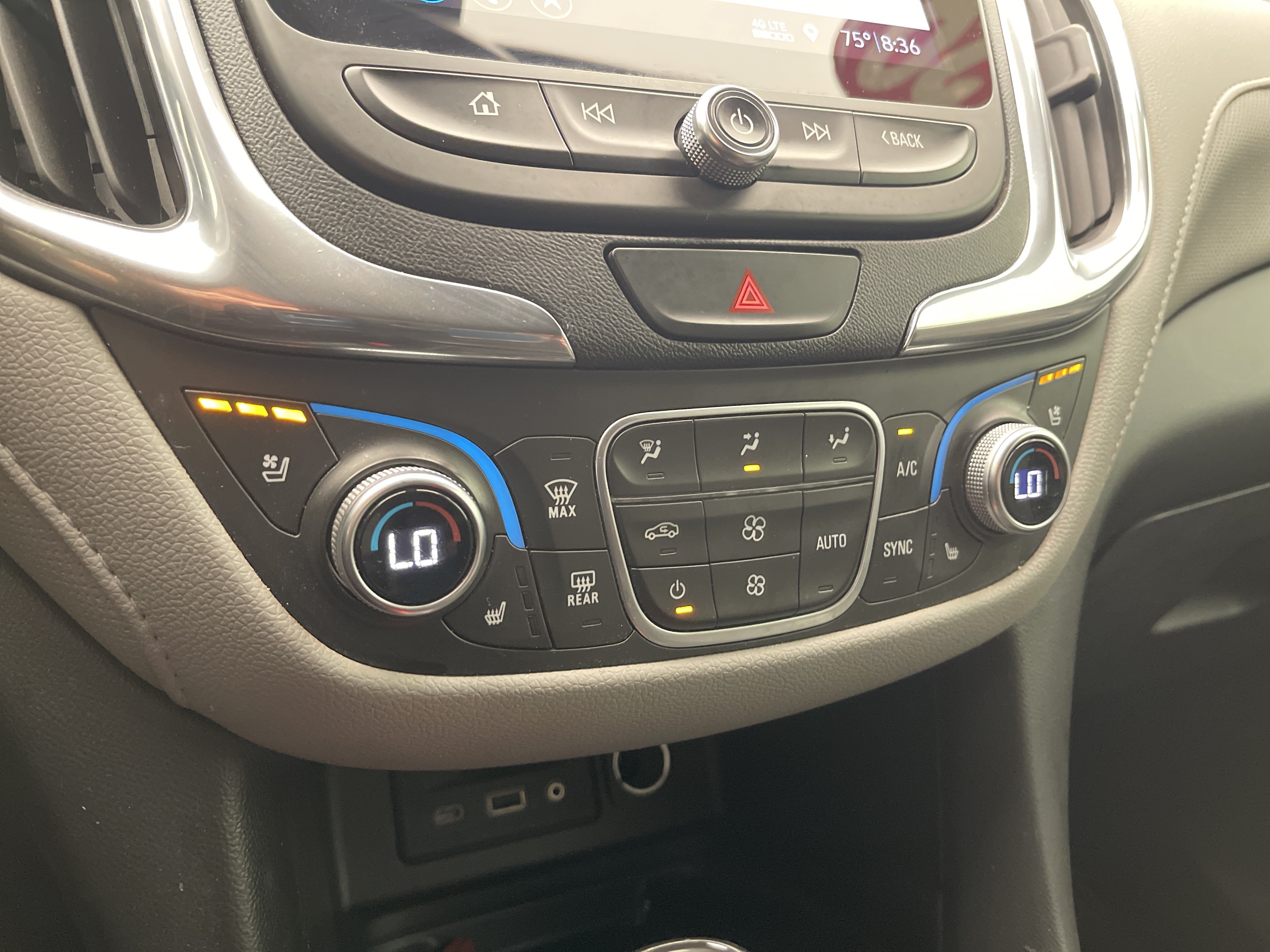 Used 2020 Chevrolet Equinox Premier AWD/4WD image 18
