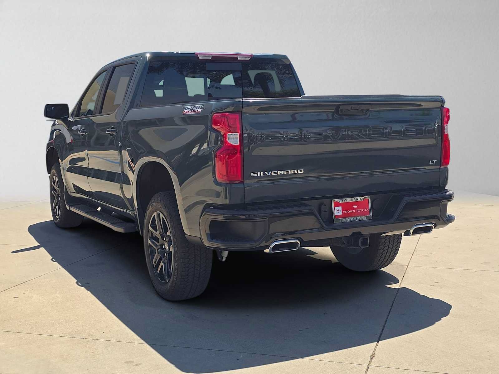 Used 2025 Chevrolet Silverado 1500 LT Trail Boss w/ Convenience Package II AWD/4WD image 5