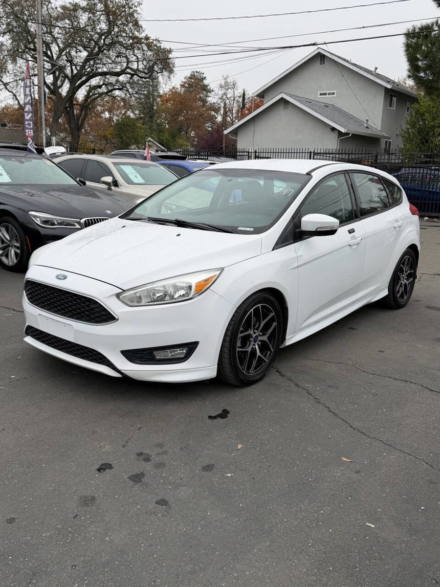 Used 2016 Ford Focus SE w/ SE Sport Package