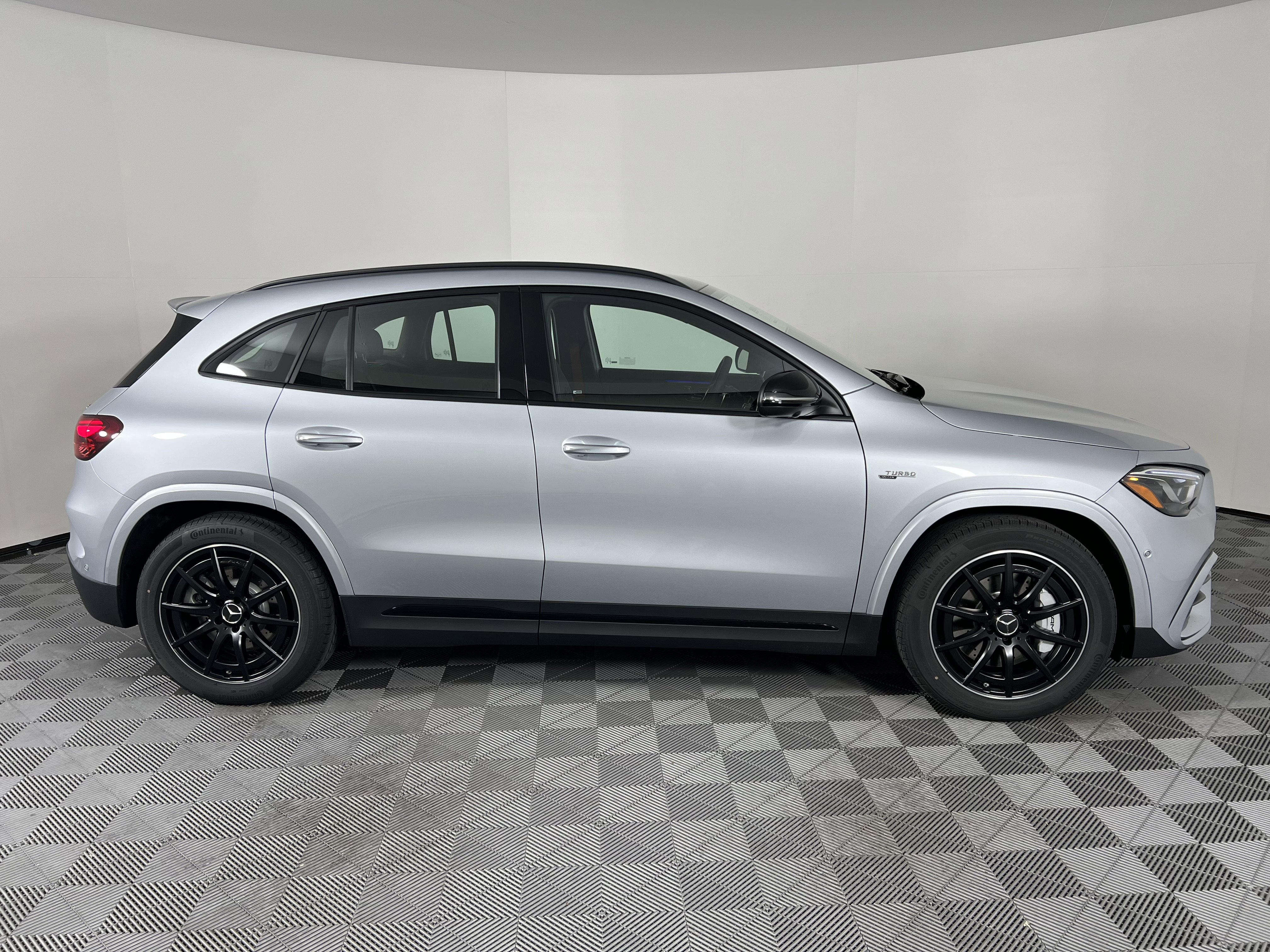 New 2026 Mercedes-Benz GLA 35 AMG 4MATIC image 14