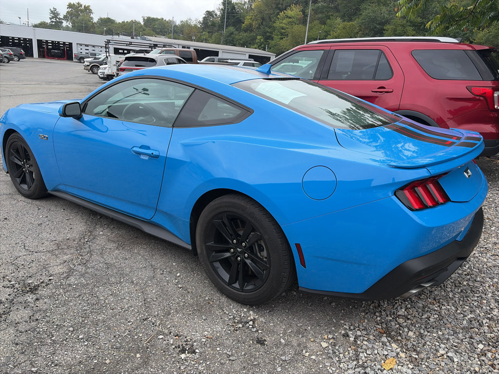 Used 2024 Ford Mustang GT RWD image 2