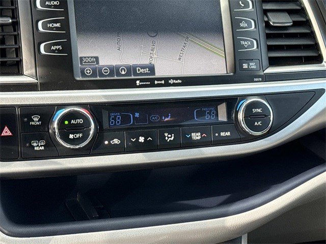 Used 2018 Toyota Highlander XLE image 22