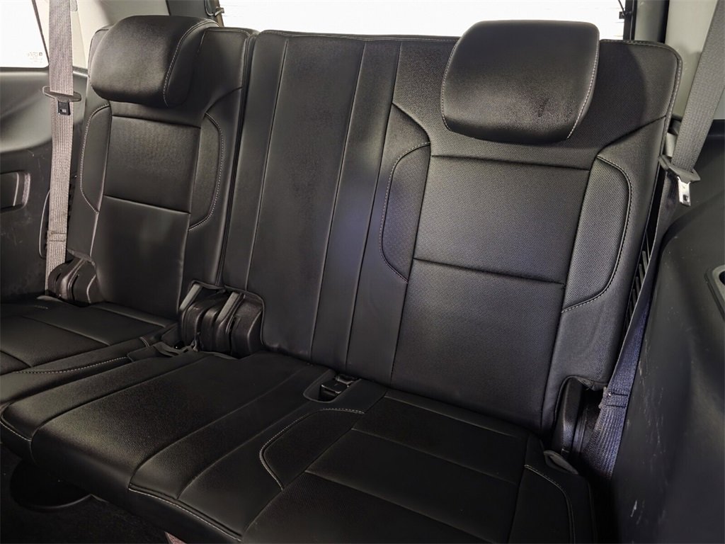 Used 2020 GMC Yukon SLT w/ Premium Edition image 17