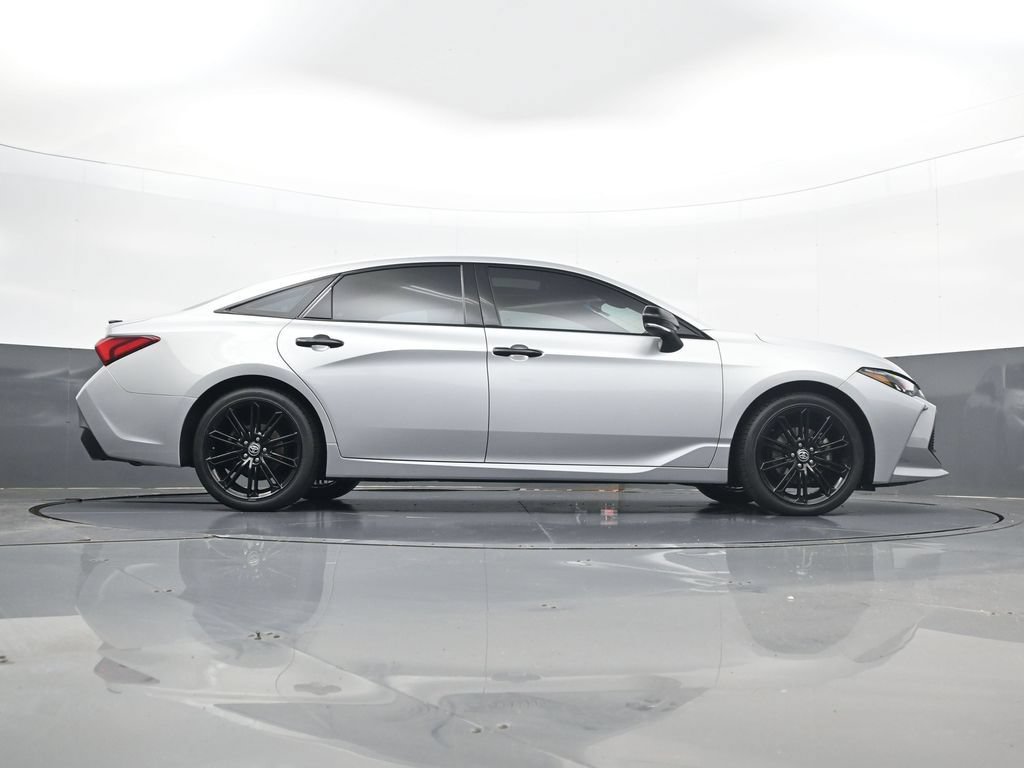 Used 2021 Toyota Avalon XSE FWD image 25