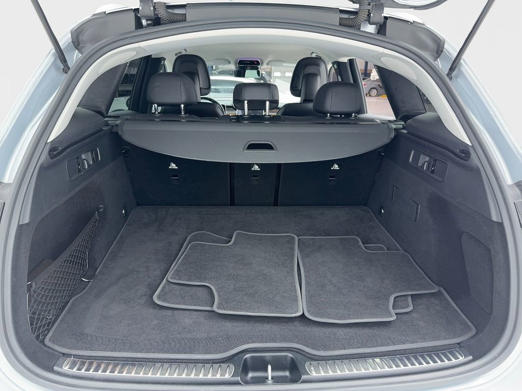 Used 2024 Mercedes-Benz GLC 300 4MATIC image 12