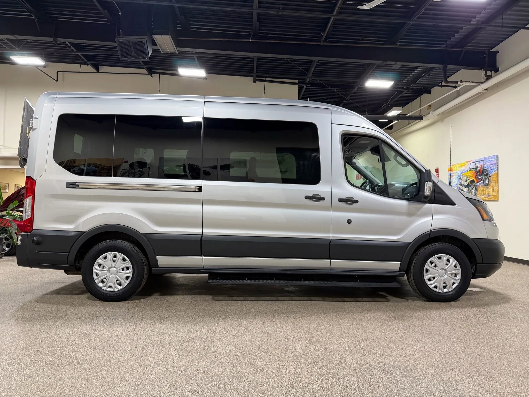 Used 2017 Ford Transit 350 XL RWD image 4