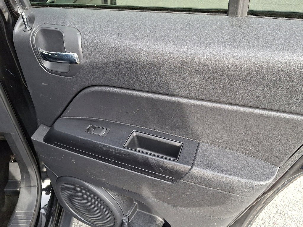 Used 2016 Jeep Patriot High Altitude image 14