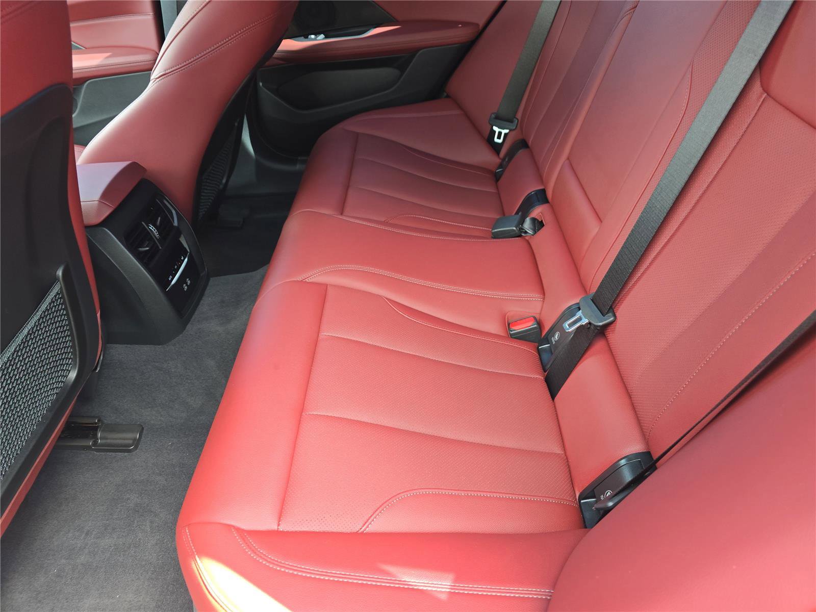 Certified 2023 BMW i4 eDrive35 w/ Premium Package image 13