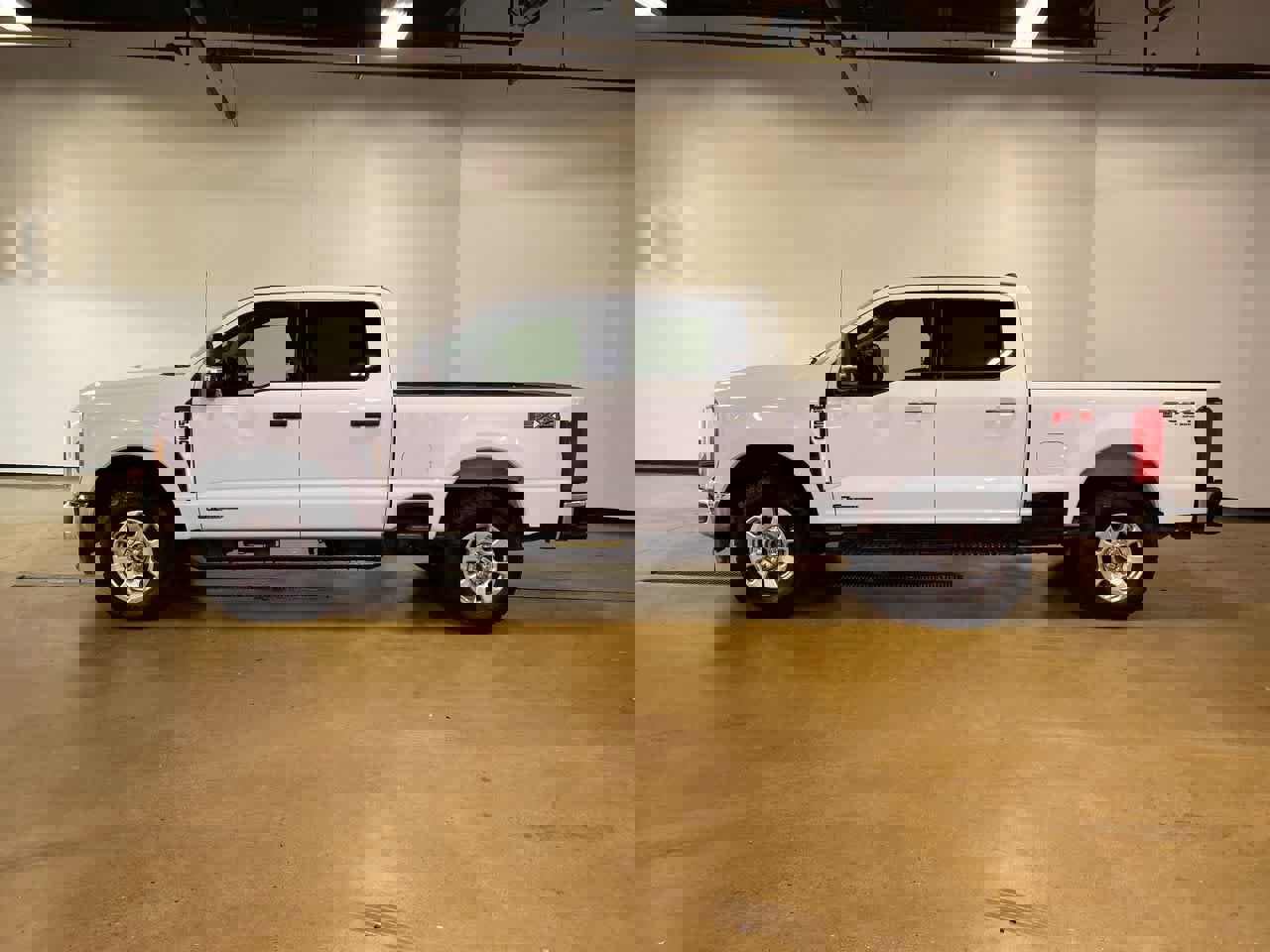 Used 2024 Ford F250 XLT w/ FX4 Off-Road Package image 5