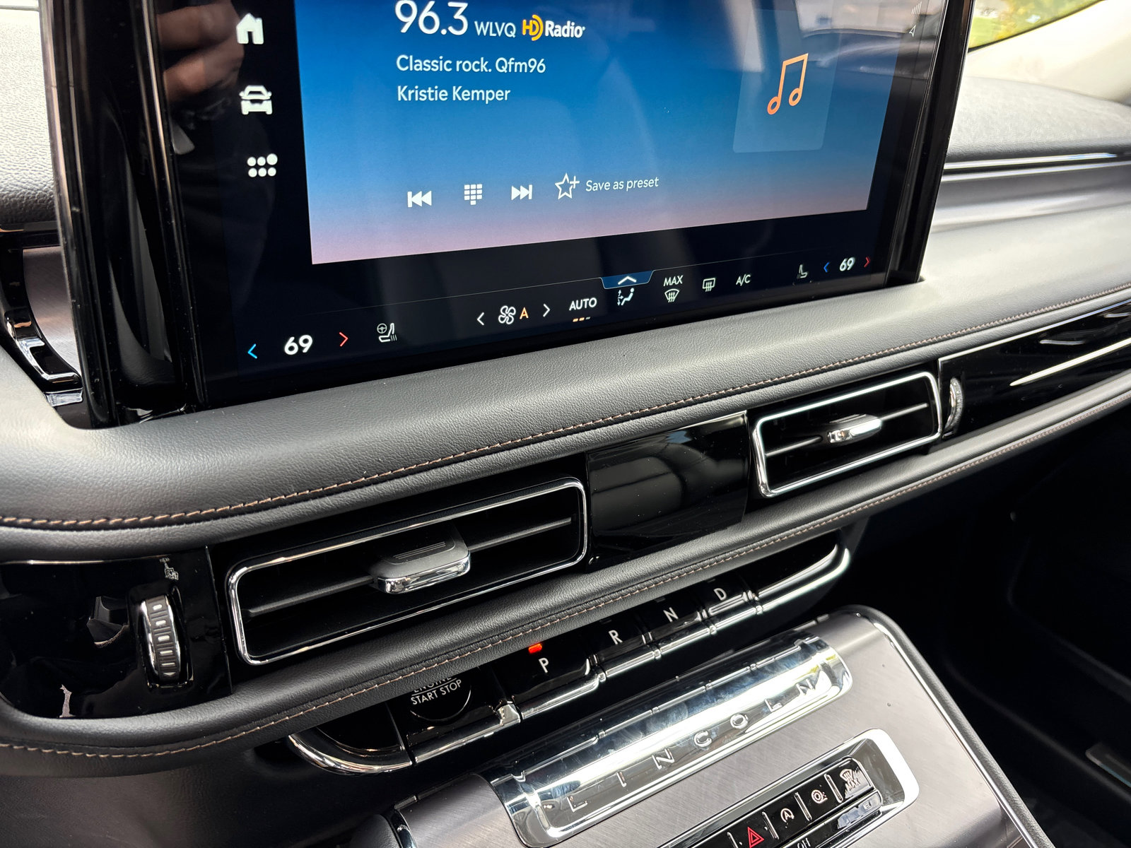 New 2026 Lincoln Aviator AWD image 23