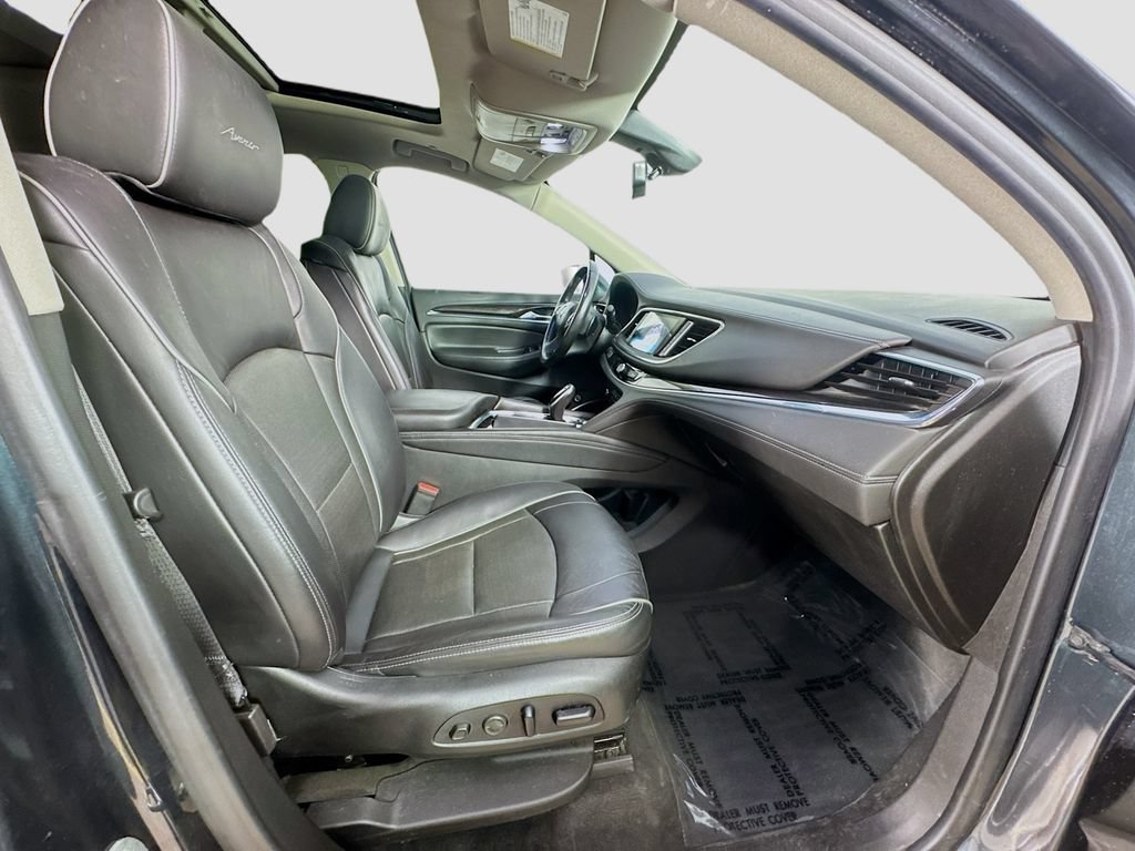 Used 2021 Buick Enclave Avenir w/ Avenir Technology Package AWD/4WD image 38