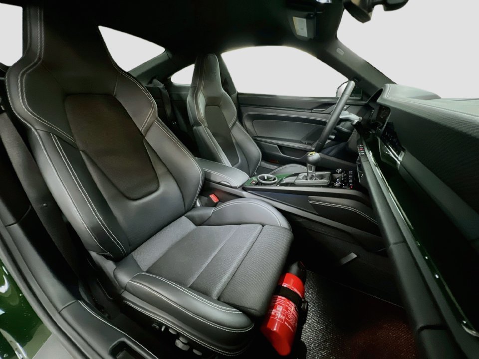 Certified 2025 Porsche 911 GT3 RWD image 28