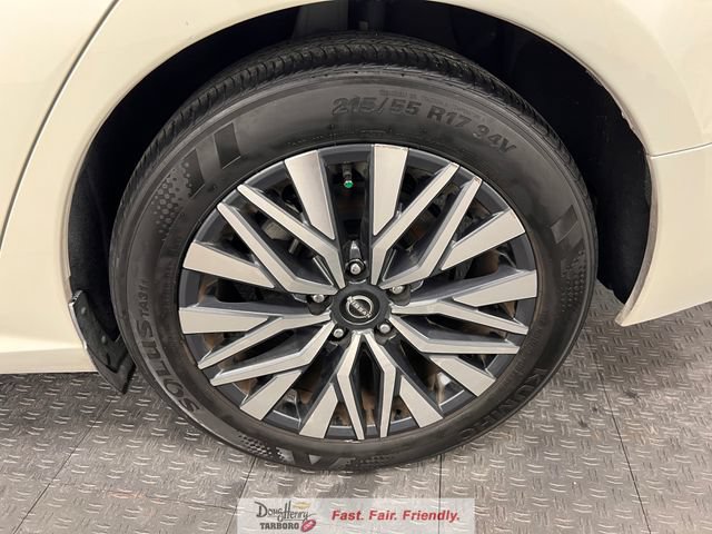 Used 2025 Nissan Altima 2.5 SV FWD image 25