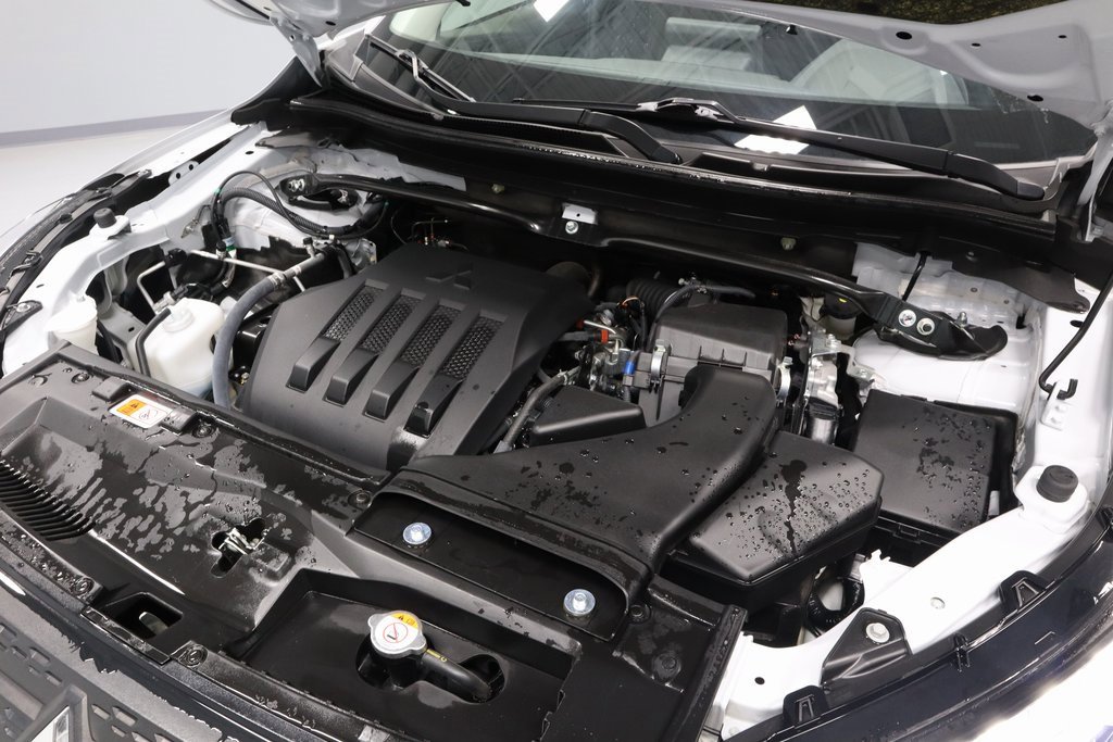 Used 2024 Mitsubishi Eclipse Cross LE image 13