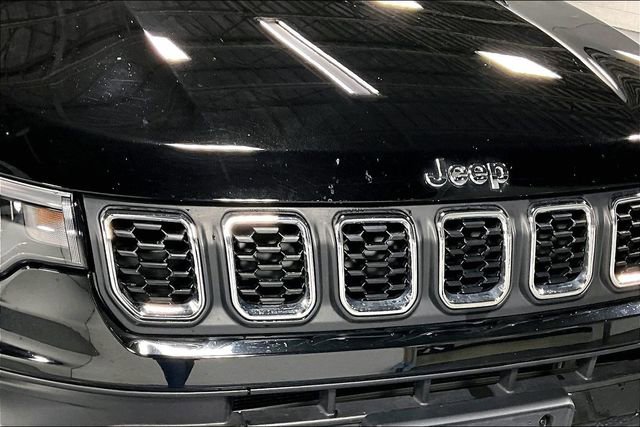 Used 2024 Jeep Compass Latitude image 29