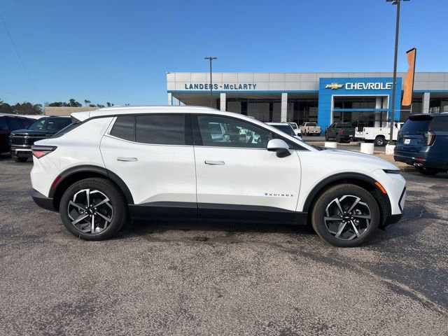 New 2026 Chevrolet Equinox EV LT image 2