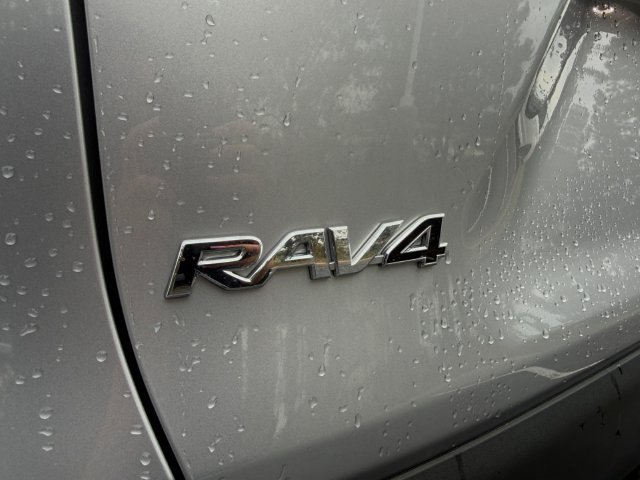 Used 2024 Toyota RAV4 LE AWD/4WD image 24
