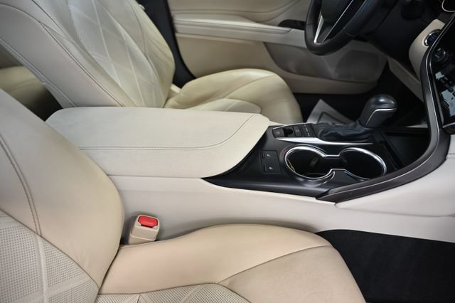 Used 2018 Toyota Camry XLE FWD image 19