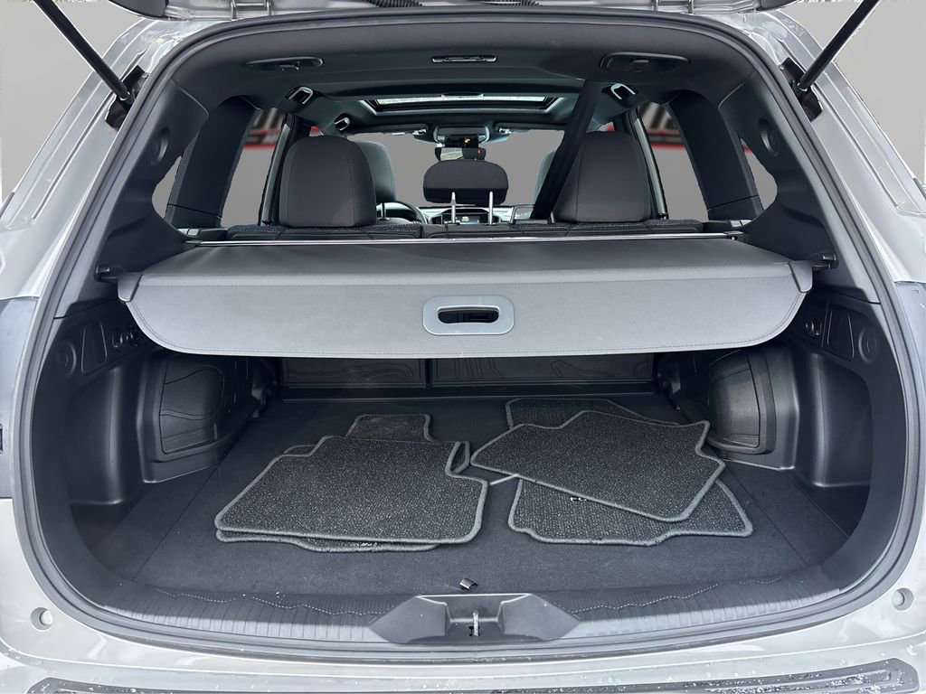 Used 2025 Subaru Forester Premium image 11