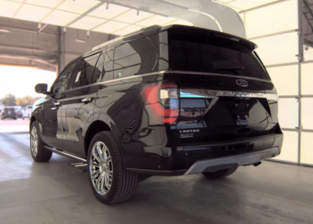 Used 2020 Ford Expedition Limited w/ Special Edition Package AWD/4WD image 6