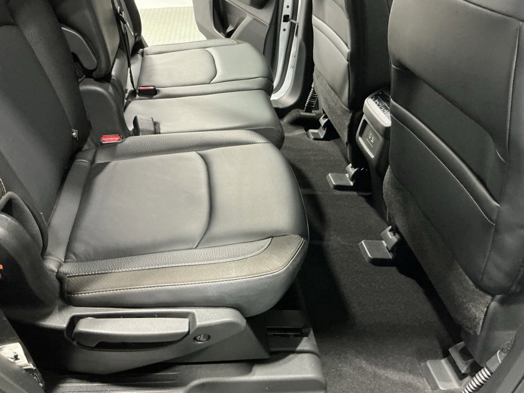 Used 2025 Nissan Pathfinder SL image 24