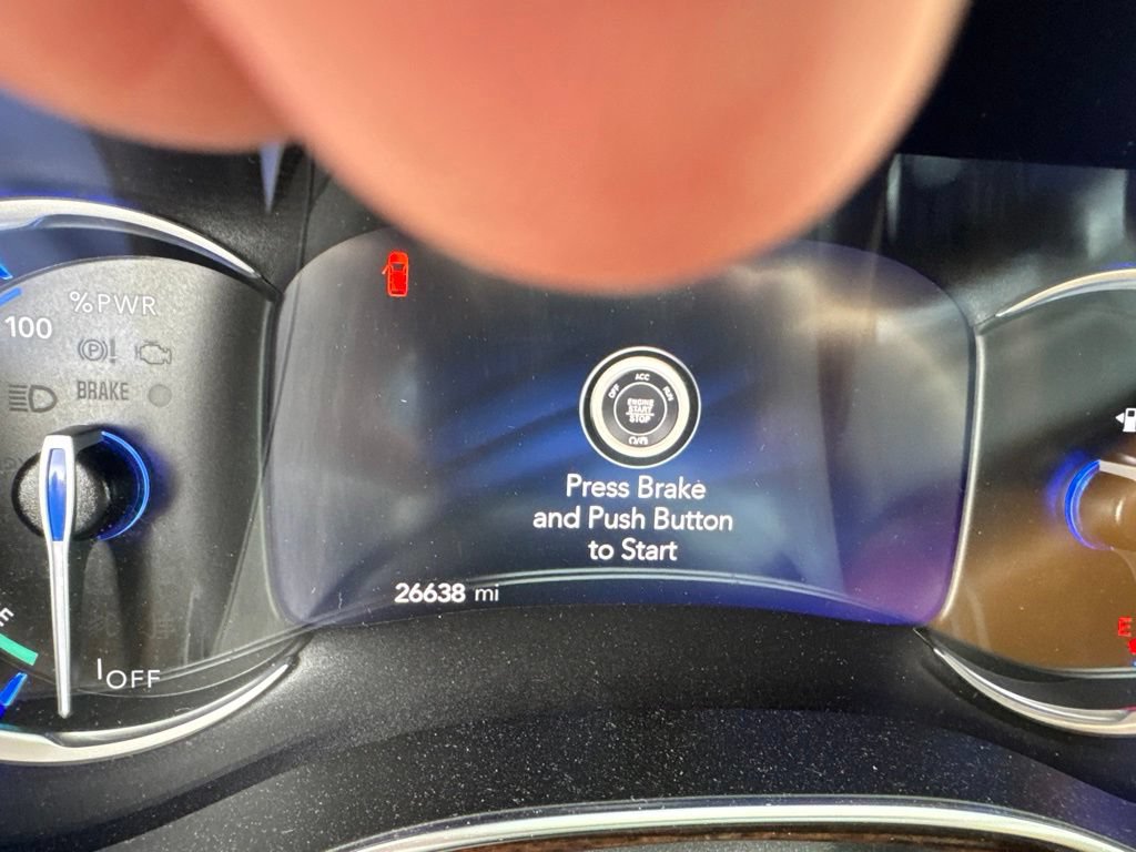 Used 2023 Chrysler Pacifica Pinnacle FWD image 7