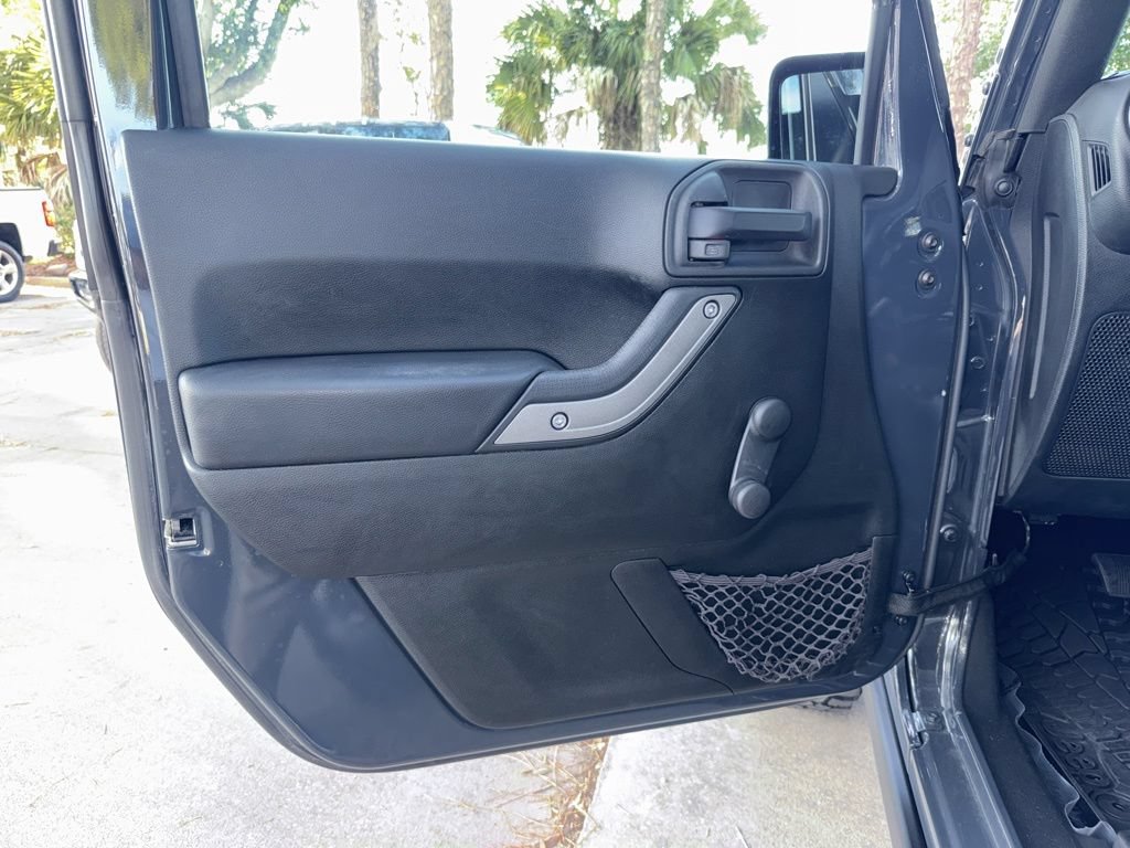 Used 2018 Jeep Wrangler Sport AWD/4WD image 17