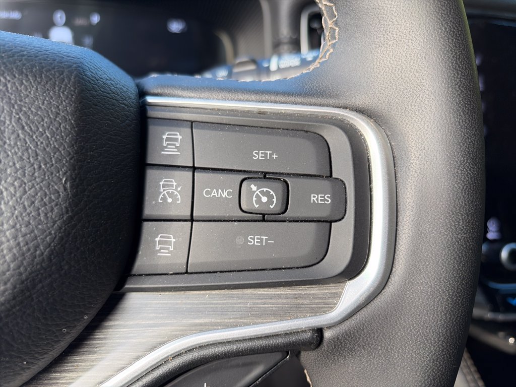 Used 2024 Jeep Wagoneer Series II w/ Flexible Seating Group RWD image 12