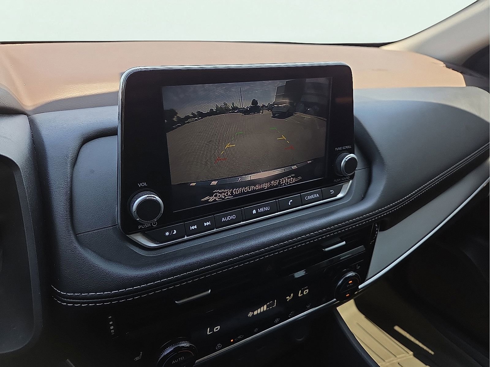 Used 2022 Nissan Rogue SV w/ SV Premium Package FWD image 17