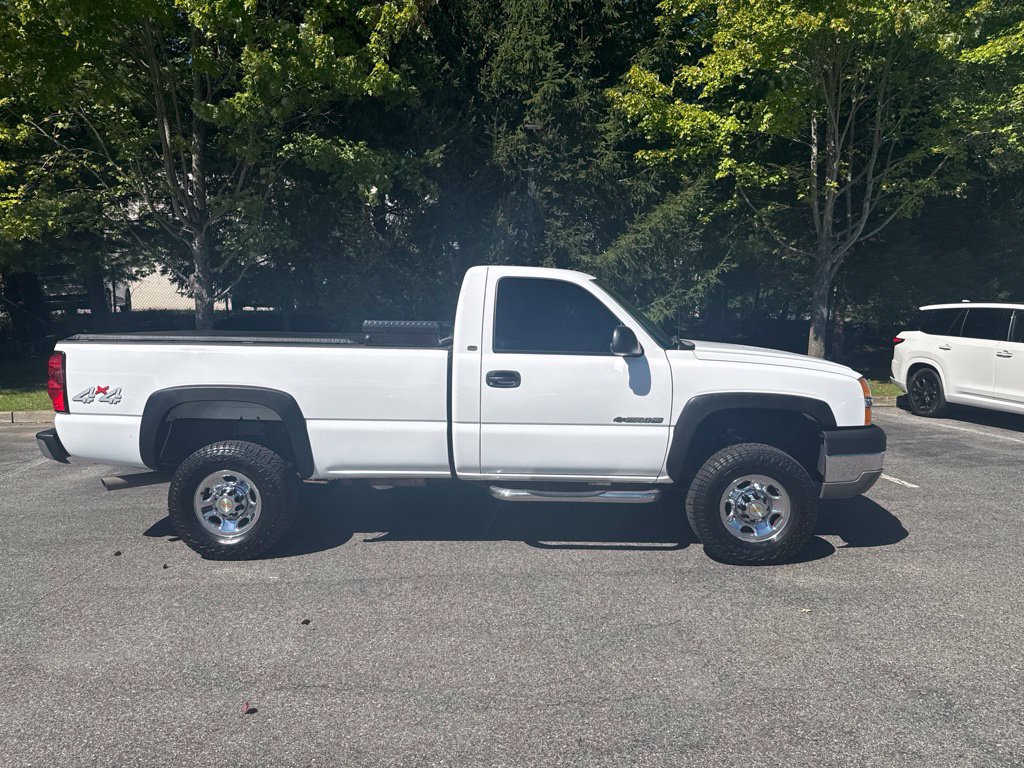 Used 2004 Chevrolet Silverado 2500 4x4 Regular Cab w/ Snow Plow Prep Package image 2