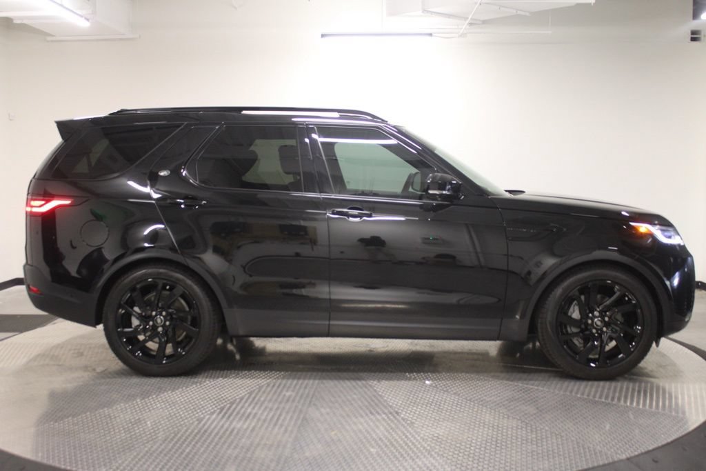 Used 2025 Land Rover Discovery S AWD/4WD image 12