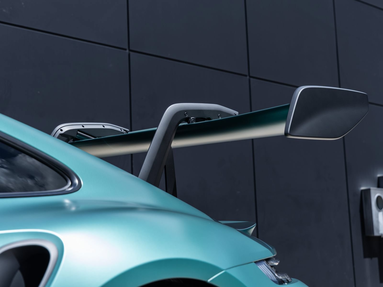 Certified 2024 Porsche 911 GT3 RS RWD image 29