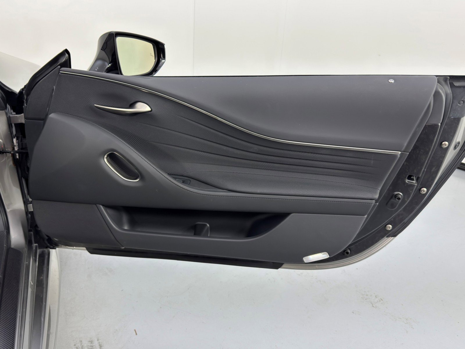 Used 2023 Lexus LC 500 Convertible image 43