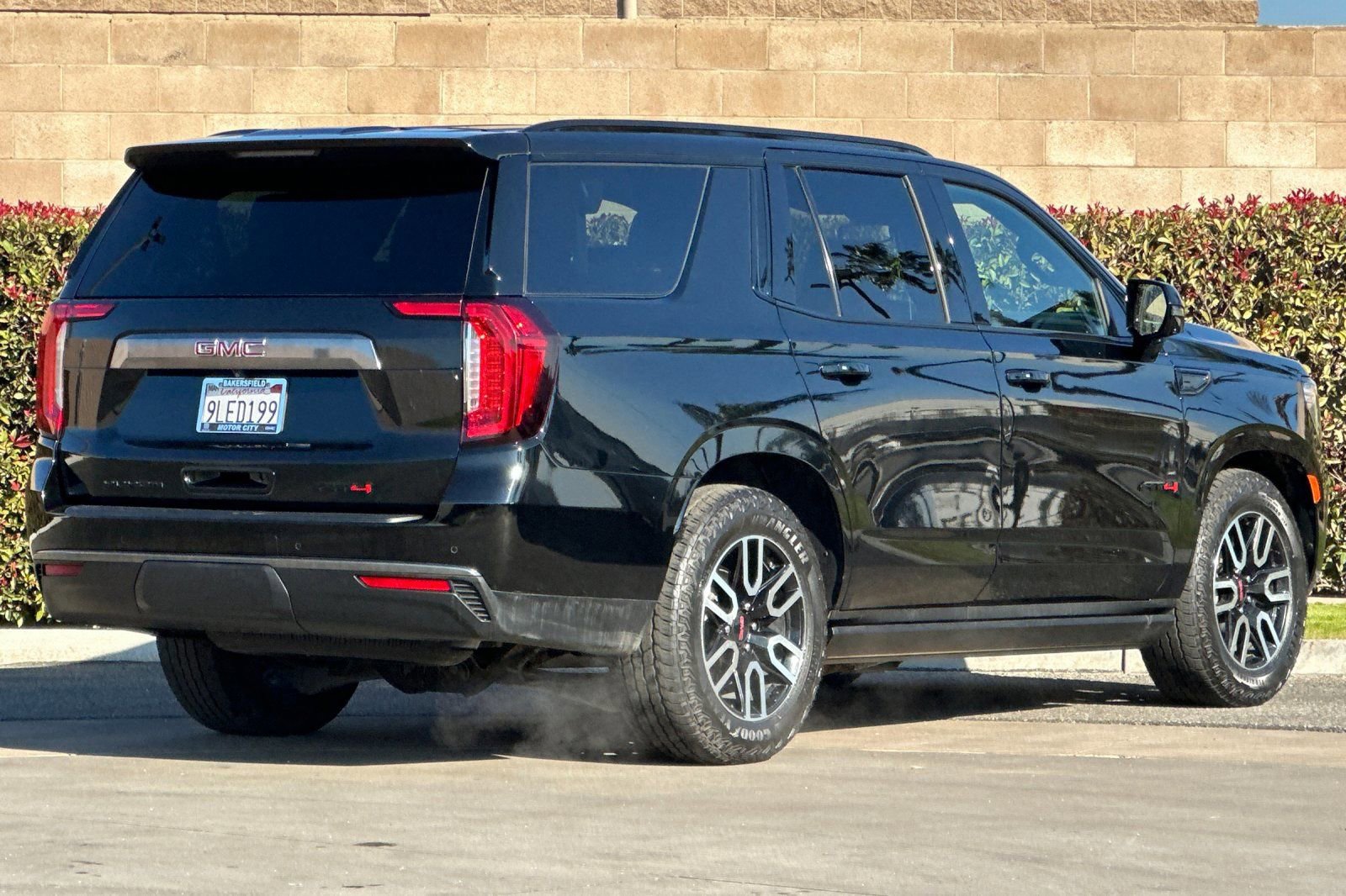 Certified 2024 GMC Yukon AT4 w/ AT4 Premium Plus Package image 4