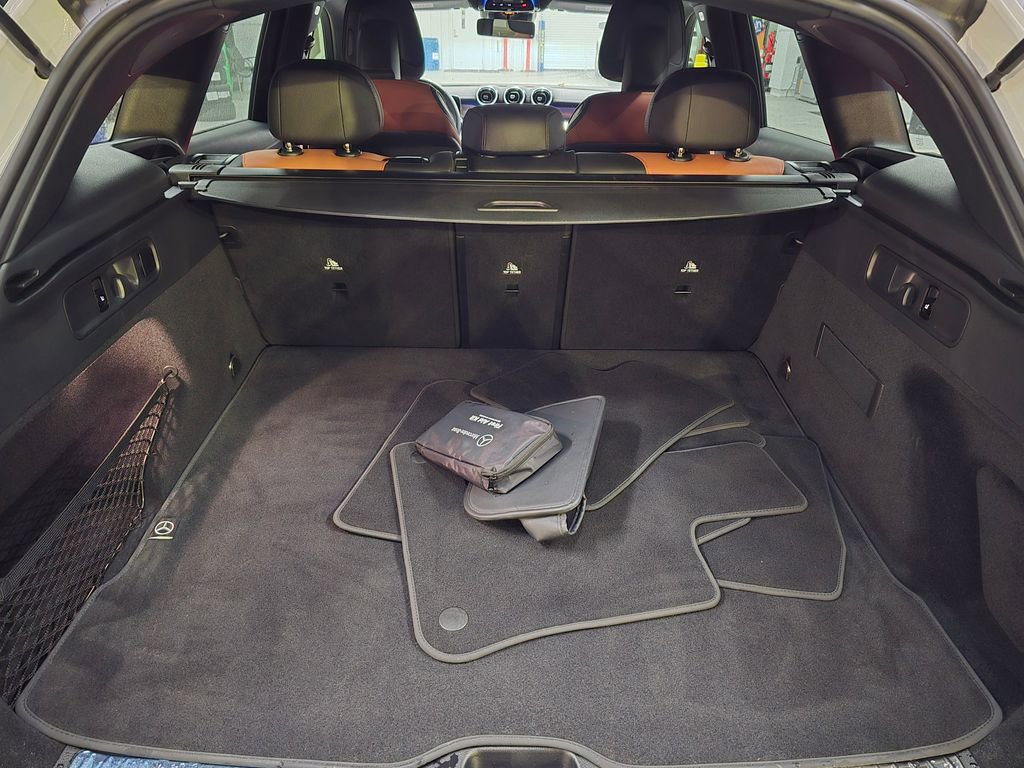 Used 2025 Mercedes-Benz GLC 300 4MATIC w/ AMG Line image 38