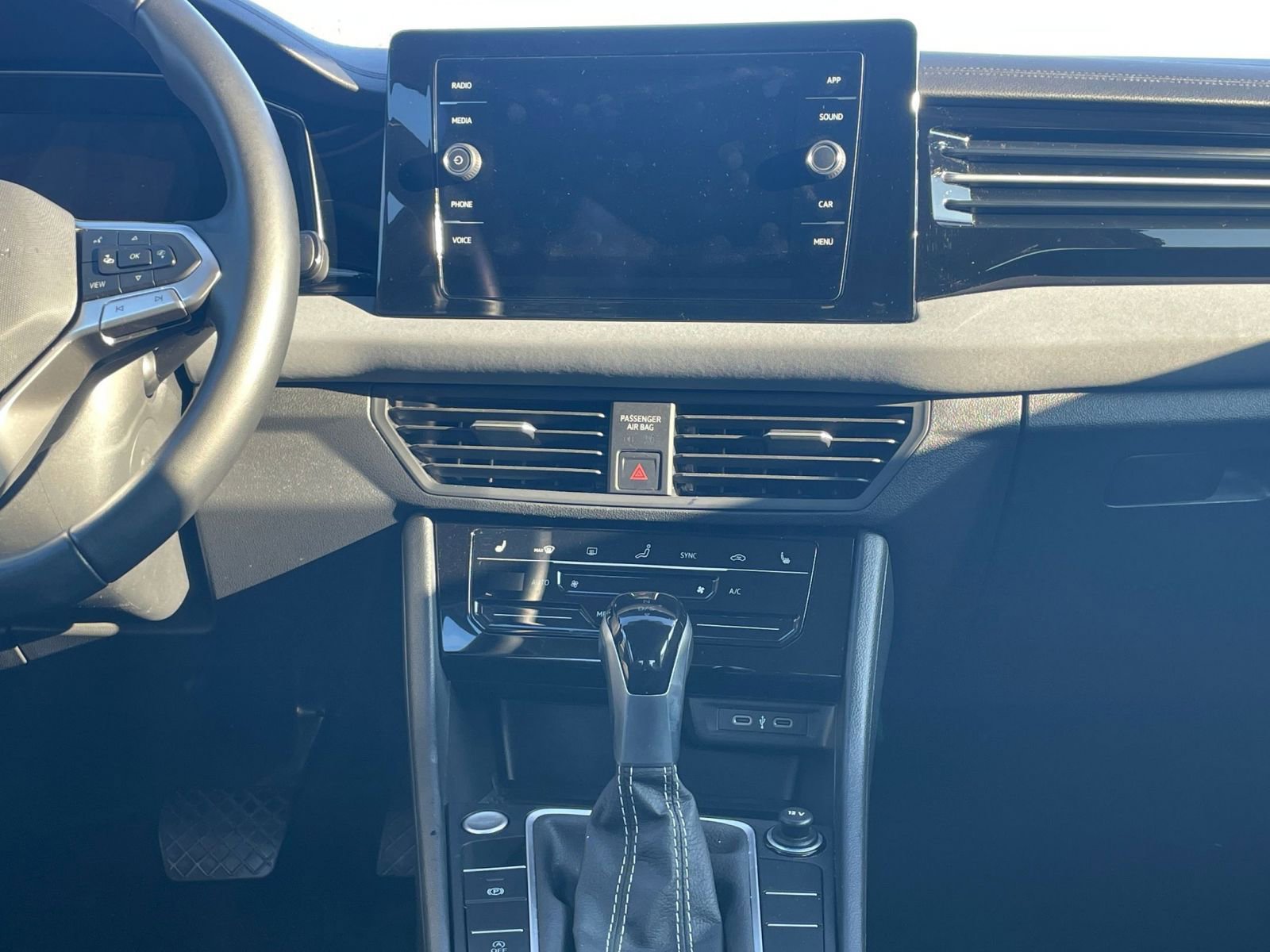 Used 2025 Volkswagen Jetta SE image 17